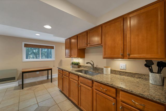 19 Sheffield Street, Hudson, NH 03051