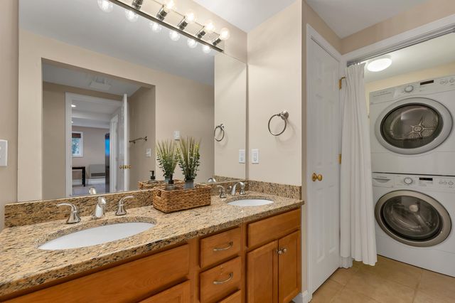 19 Sheffield Street, Hudson, NH 03051