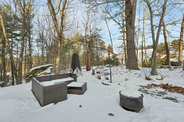 19 Sheffield Street, Hudson, NH 03051