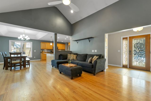 19 Sheffield Street, Hudson, NH 03051