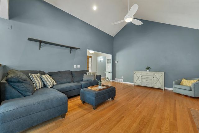 19 Sheffield Street, Hudson, NH 03051