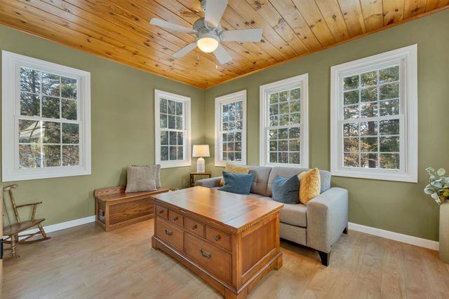 19 Sheffield Street, Hudson, NH 03051