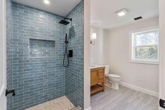 23 Clinton Avenue, Old Saybrook, CT 06475