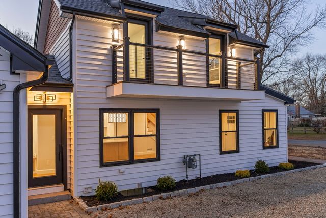 23 Clinton Avenue, Old Saybrook, CT 06475