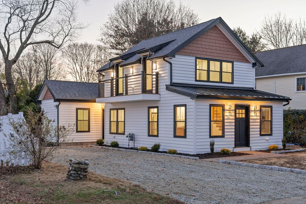 23 Clinton Avenue, Old Saybrook, CT 06475