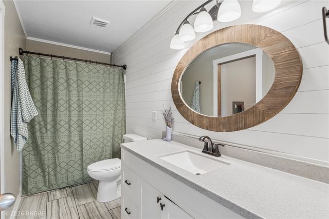 7018 Three Lakes Parkway, Des Moines, IA 50320