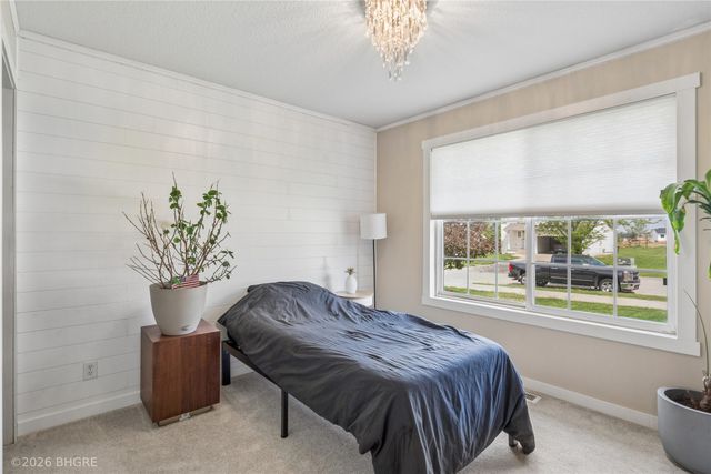 7018 Three Lakes Parkway, Des Moines, IA 50320