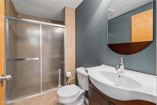 7018 Three Lakes Parkway, Des Moines, IA 50320