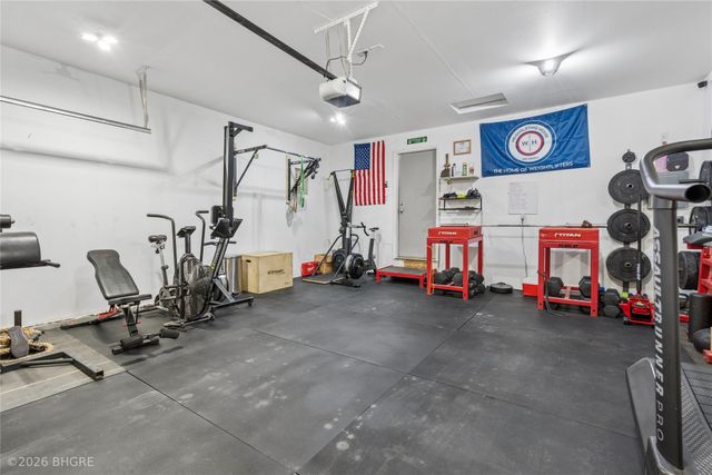 7018 Three Lakes Parkway, Des Moines, IA 50320