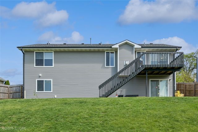 7018 Three Lakes Parkway, Des Moines, IA 50320