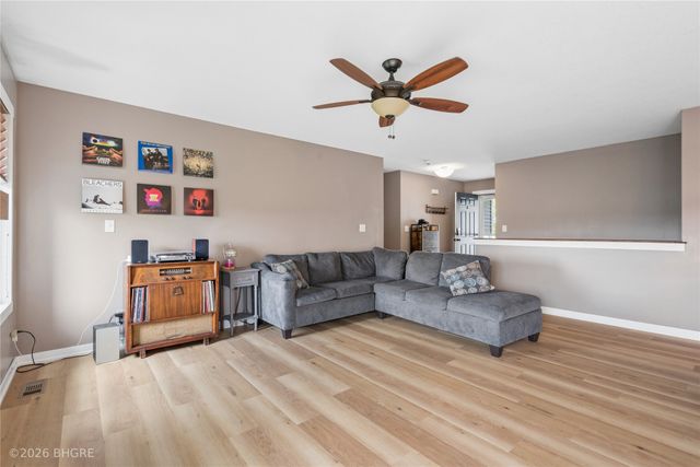 7018 Three Lakes Parkway, Des Moines, IA 50320