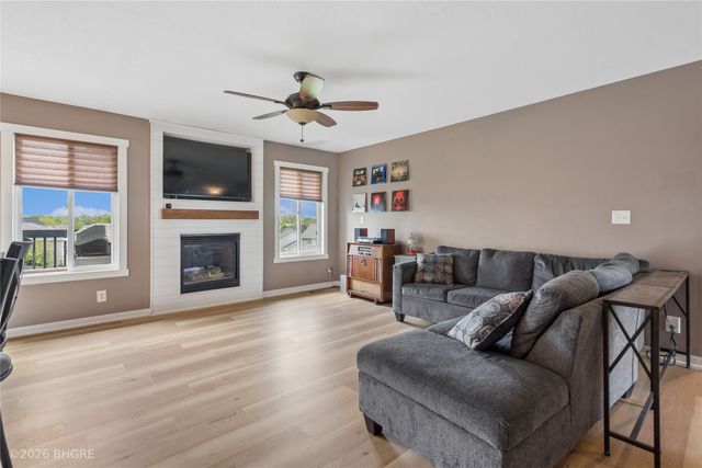 7018 Three Lakes Parkway, Des Moines, IA 50320