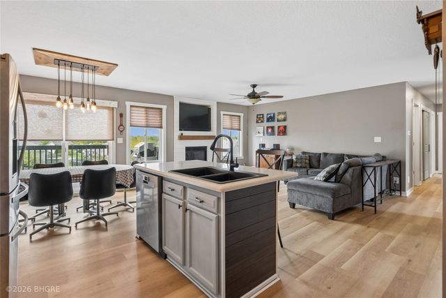 7018 Three Lakes Parkway, Des Moines, IA 50320