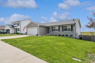 7018 Three Lakes Parkway, Des Moines, IA 50320