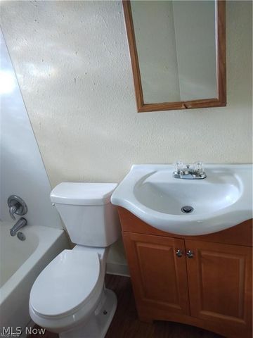 3025 Northgate Avenue, Youngstown, OH 44505