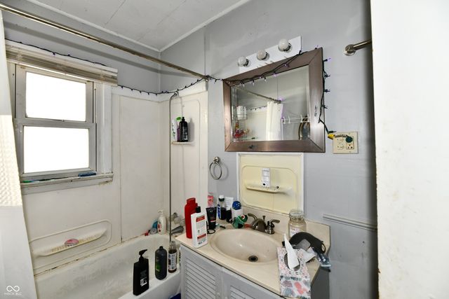 5623 E 18th Street, Indianapolis, IN 46218