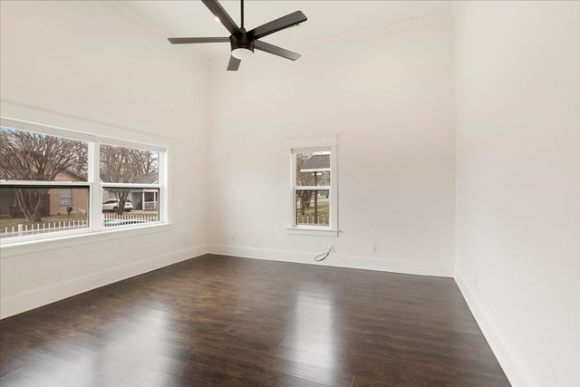 805 W Owings Street, Denison, TX 75020