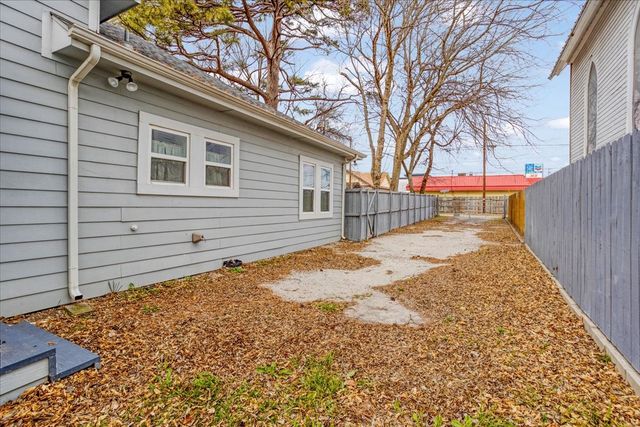 805 W Owings Street, Denison, TX 75020