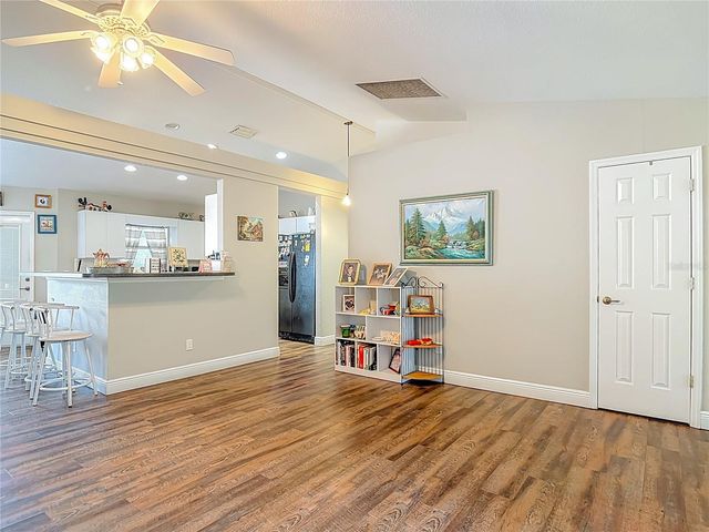 15271 SE 24TH STREET ROAD, Ocklawaha, FL 32179