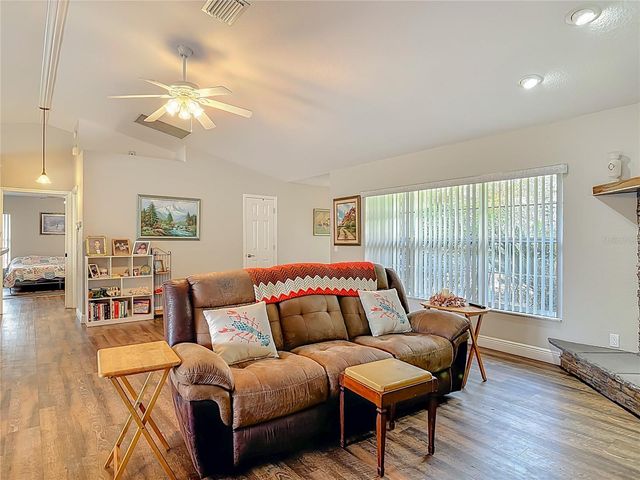 15271 SE 24TH STREET ROAD, Ocklawaha, FL 32179