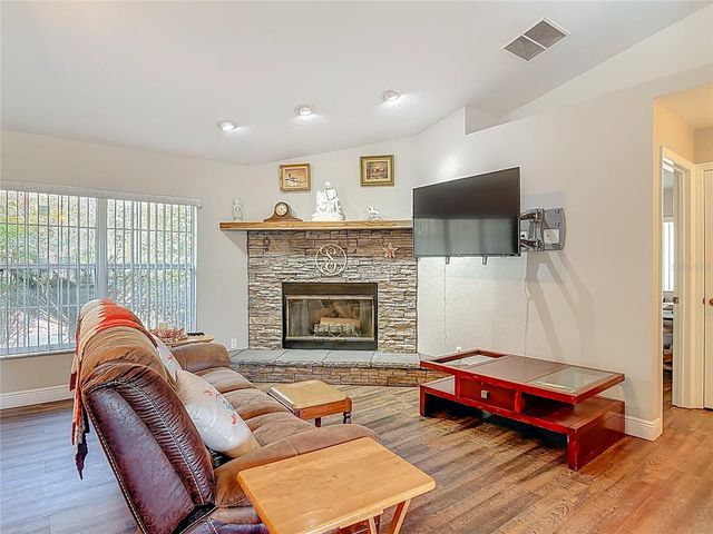 15271 SE 24TH STREET ROAD, Ocklawaha, FL 32179