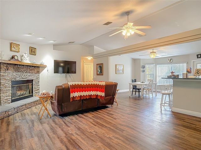 15271 SE 24TH STREET ROAD, Ocklawaha, FL 32179