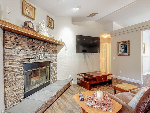 15271 SE 24TH STREET ROAD, Ocklawaha, FL 32179