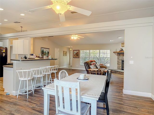 15271 SE 24TH STREET ROAD, Ocklawaha, FL 32179