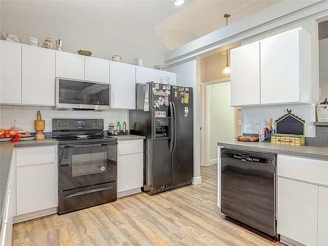 15271 SE 24TH STREET ROAD, Ocklawaha, FL 32179