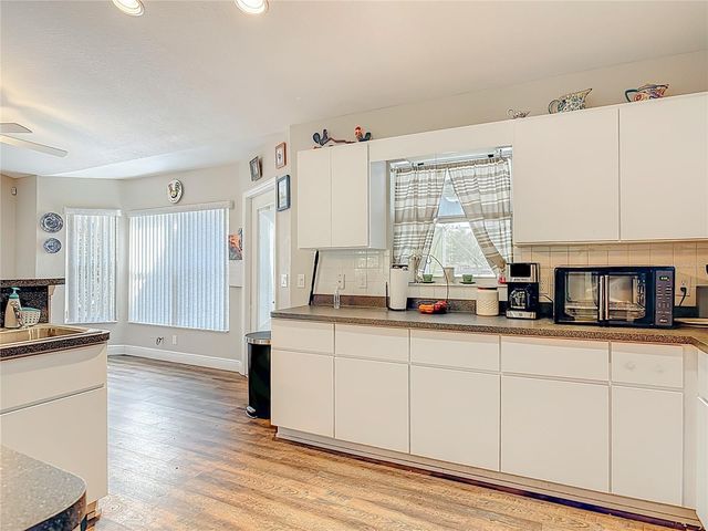 15271 SE 24TH STREET ROAD, Ocklawaha, FL 32179