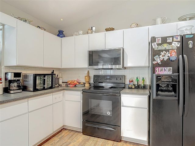 15271 SE 24TH STREET ROAD, Ocklawaha, FL 32179