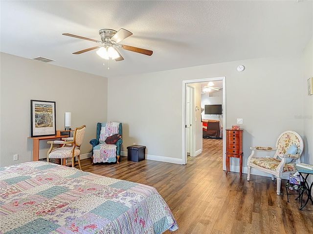 15271 SE 24TH STREET ROAD, Ocklawaha, FL 32179