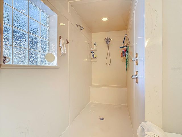 15271 SE 24TH STREET ROAD, Ocklawaha, FL 32179