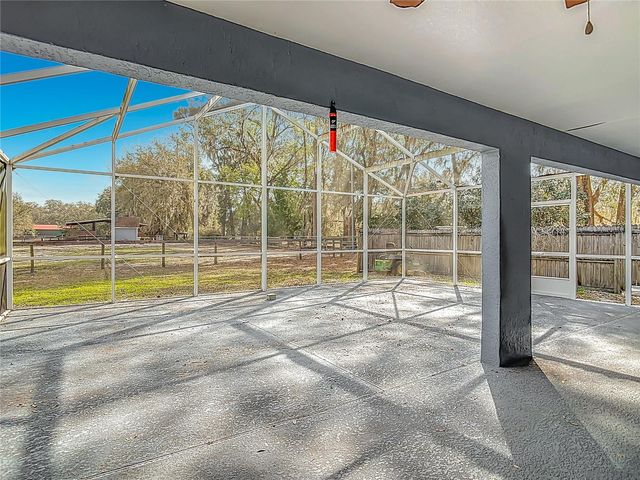 15271 SE 24TH STREET ROAD, Ocklawaha, FL 32179