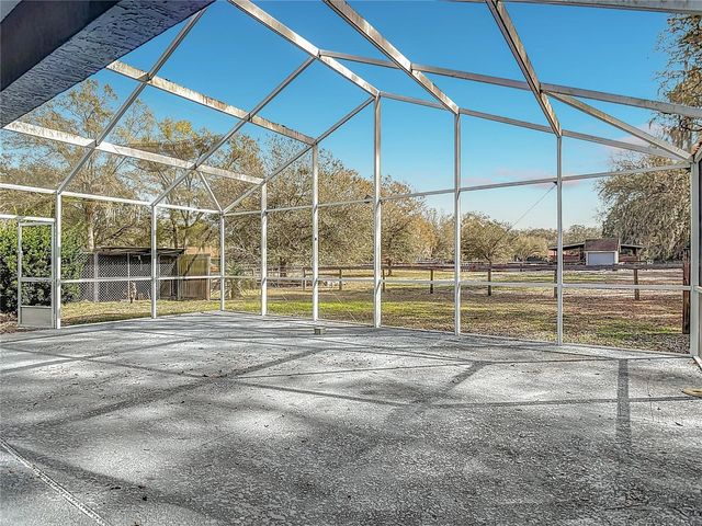 15271 SE 24TH STREET ROAD, Ocklawaha, FL 32179