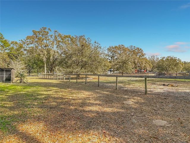 15271 SE 24TH STREET ROAD, Ocklawaha, FL 32179