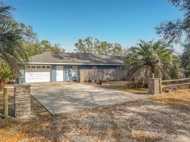 15271 SE 24TH STREET ROAD, Ocklawaha, FL 32179