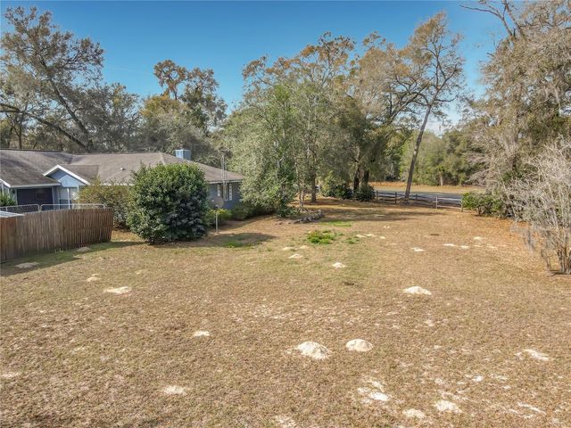 15271 SE 24TH STREET ROAD, Ocklawaha, FL 32179