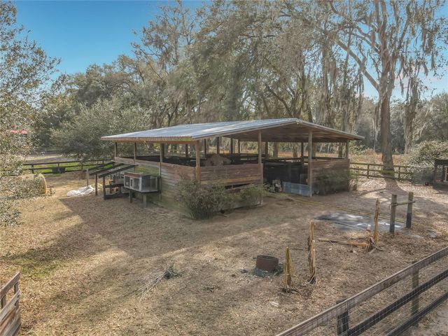 15271 SE 24TH STREET ROAD, Ocklawaha, FL 32179