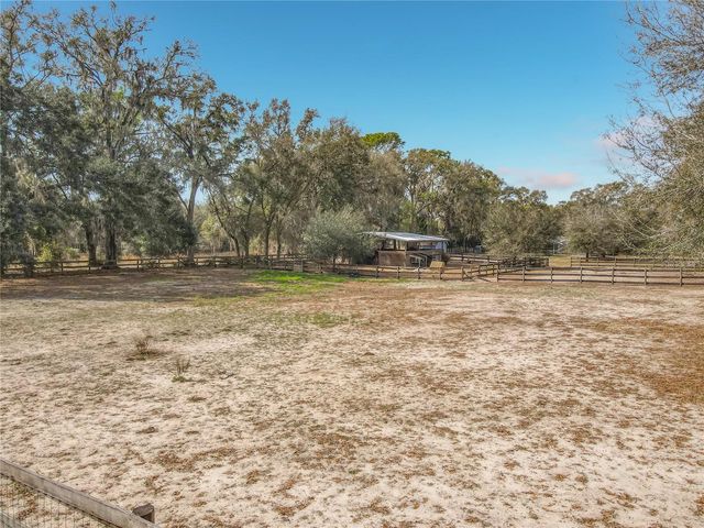 15271 SE 24TH STREET ROAD, Ocklawaha, FL 32179