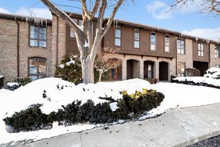 654 Greenhills Drive, Ann Arbor, MI 48105