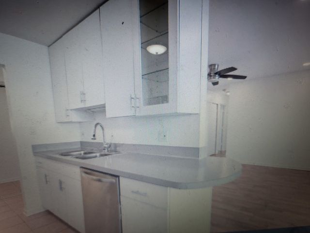 8440 Skokie Boulevard 102, Skokie, IL 60077