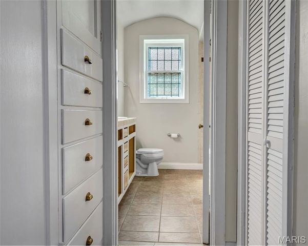 7536 Oxford Drive 3, St Louis, MO 63105