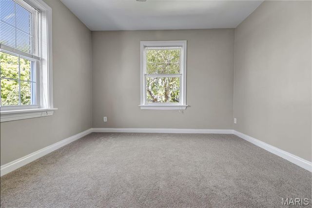7536 Oxford Drive 3, St Louis, MO 63105