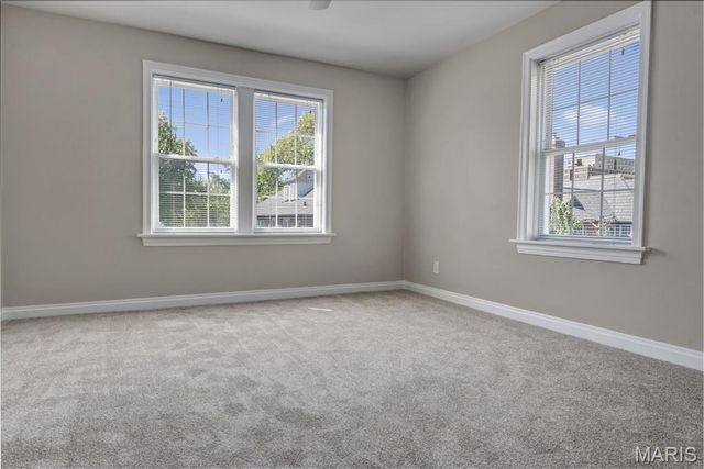 7536 Oxford Drive 3, St Louis, MO 63105