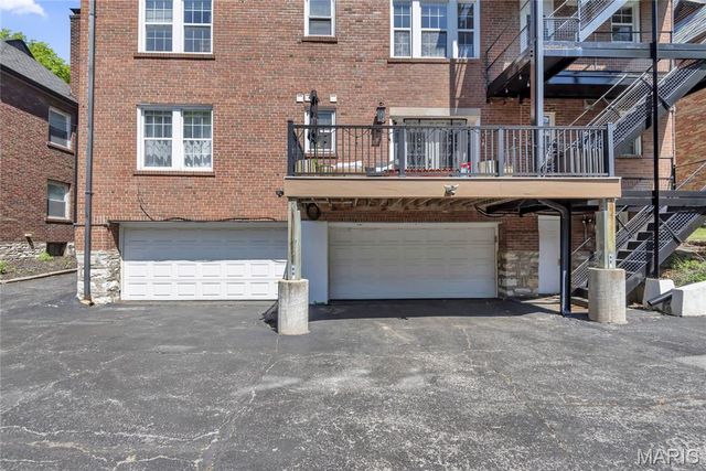 7536 Oxford Drive 3, St Louis, MO 63105