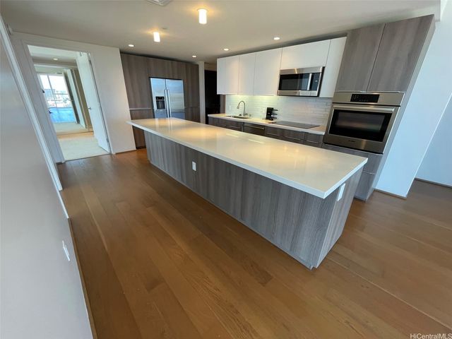 888 Kapiolani Boulevard 2805, Honolulu, HI 96813