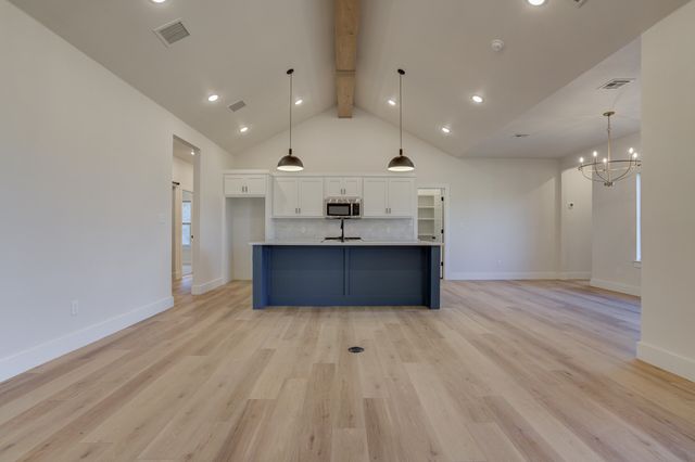 6913 13th Street, Lubbock, TX 79416