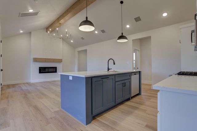 6913 13th Street, Lubbock, TX 79416