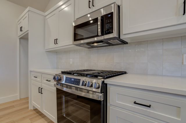 6913 13th Street, Lubbock, TX 79416